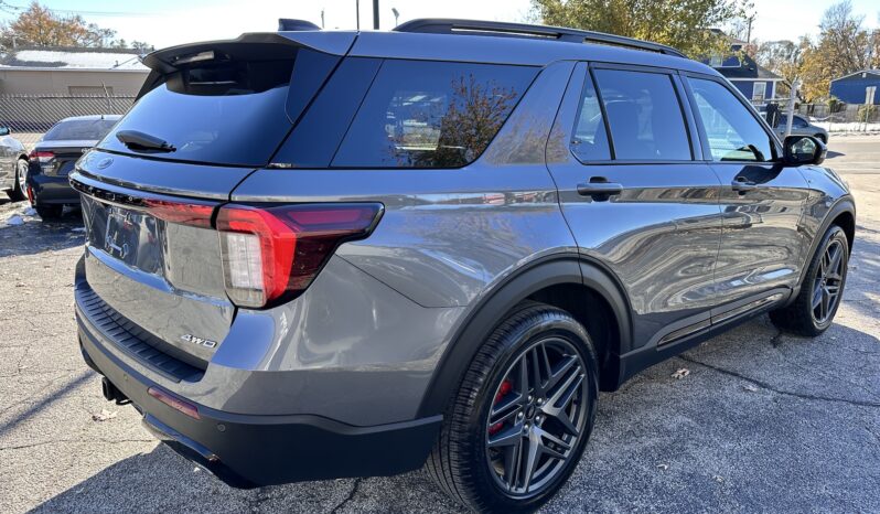 
								2025 FORD EXPLORER ST-LINE full									