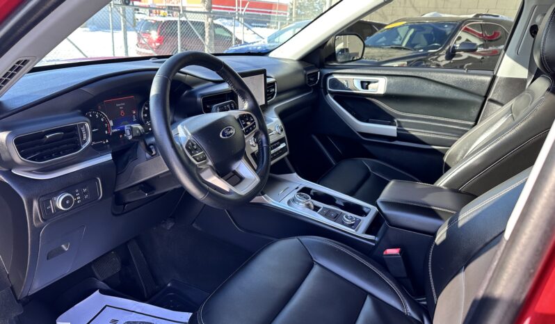 
								2022 FORD EXPLORER AWD full									