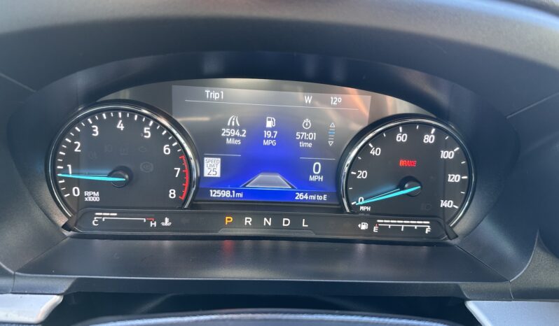 
								2022 FORD EXPLORER AWD full									