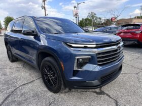 2025 CHEVY TRAVERSE LT