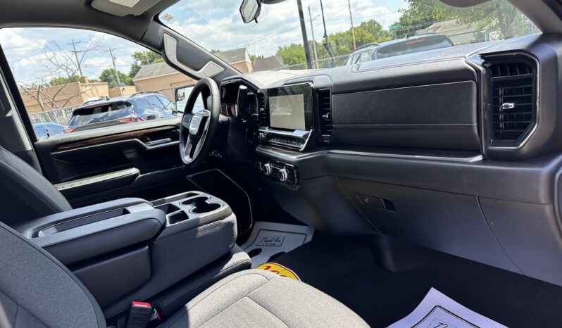
								2024 GMC SIERRA 4X4 ELEVATION full									