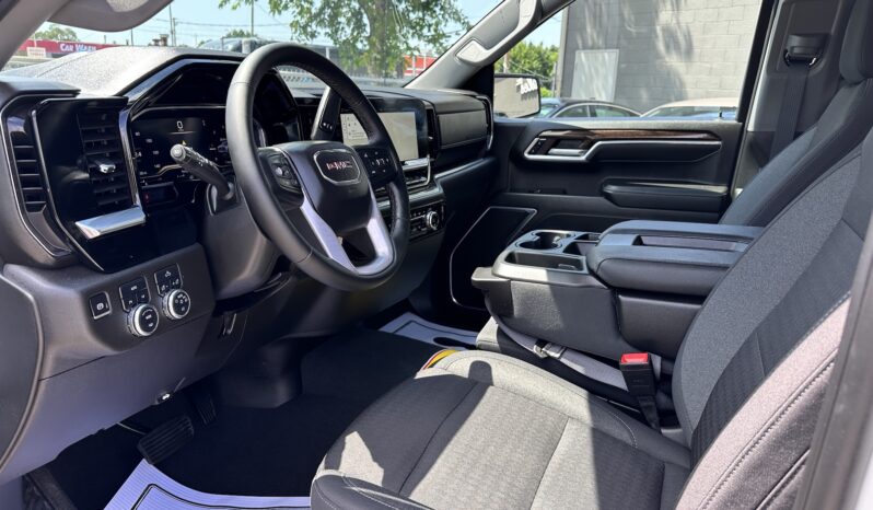 
								2024 GMC SIERRA 4X4 ELEVATION full									