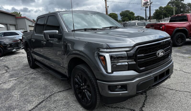 
								2025 FORD F-150 4X4 LARIAT full									