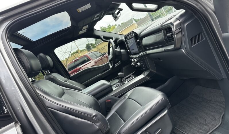 
								2025 FORD F-150 4X4 LARIAT full									