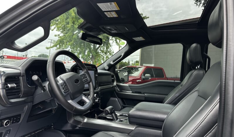 
								2025 FORD F-150 4X4 LARIAT full									