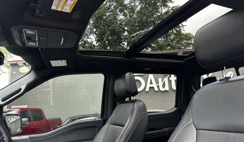 
								2025 FORD F-150 4X4 LARIAT full									